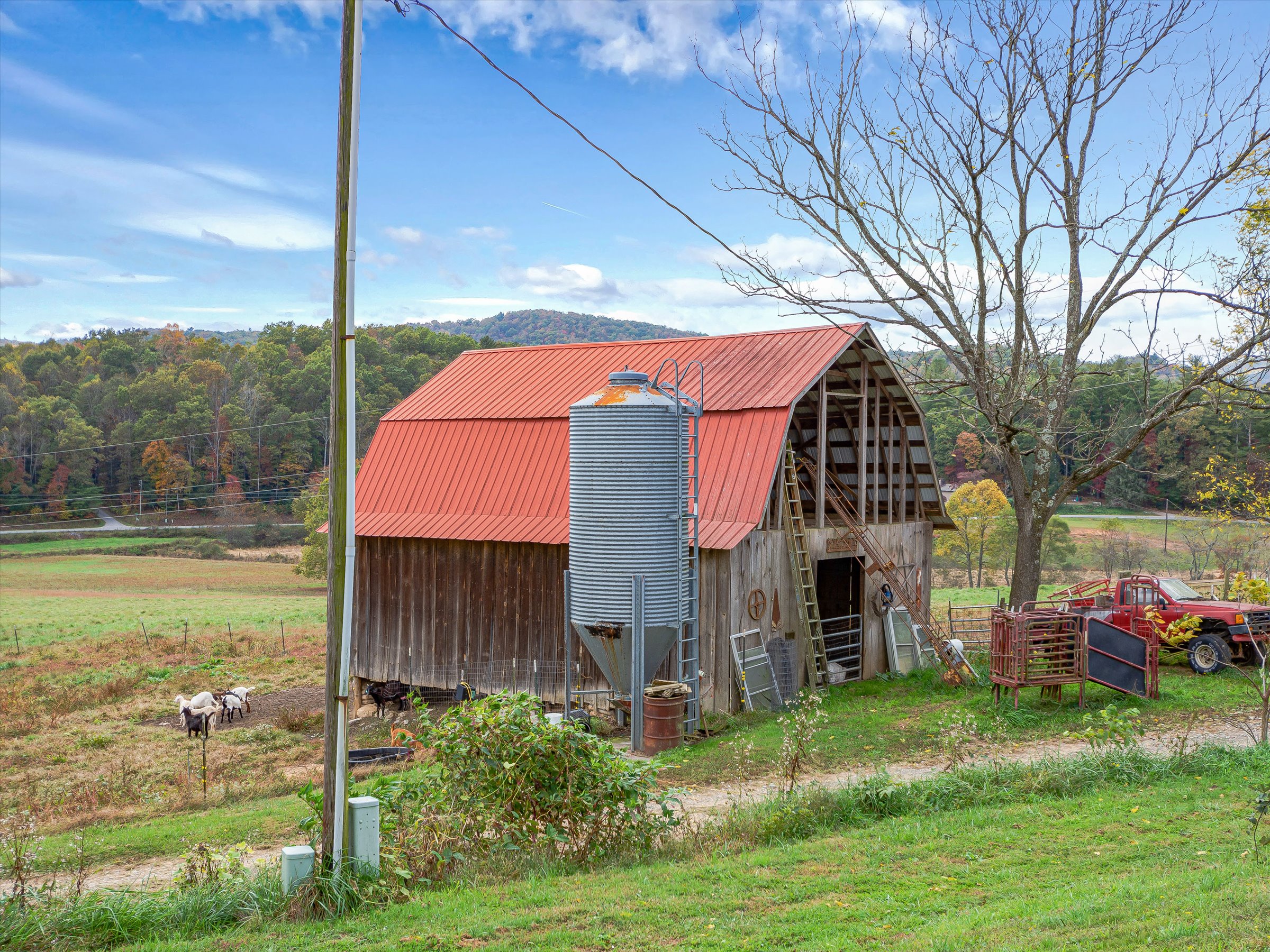 Mountain Farm for Sale Horse Shoe North Carolina