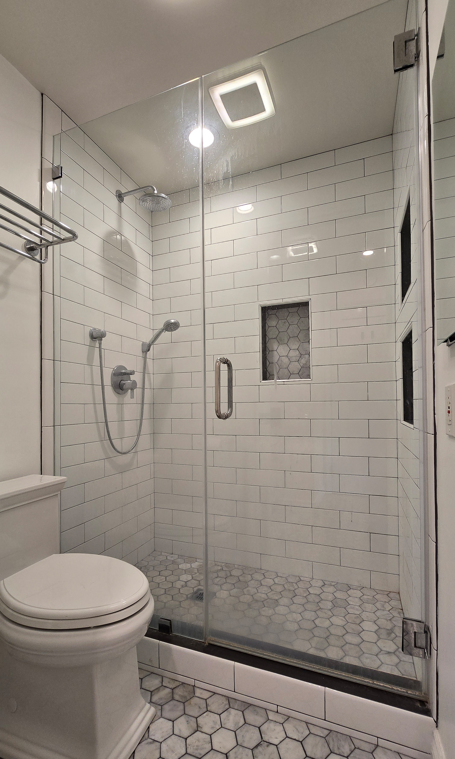 972 Larrabee St #120 - Bathroom