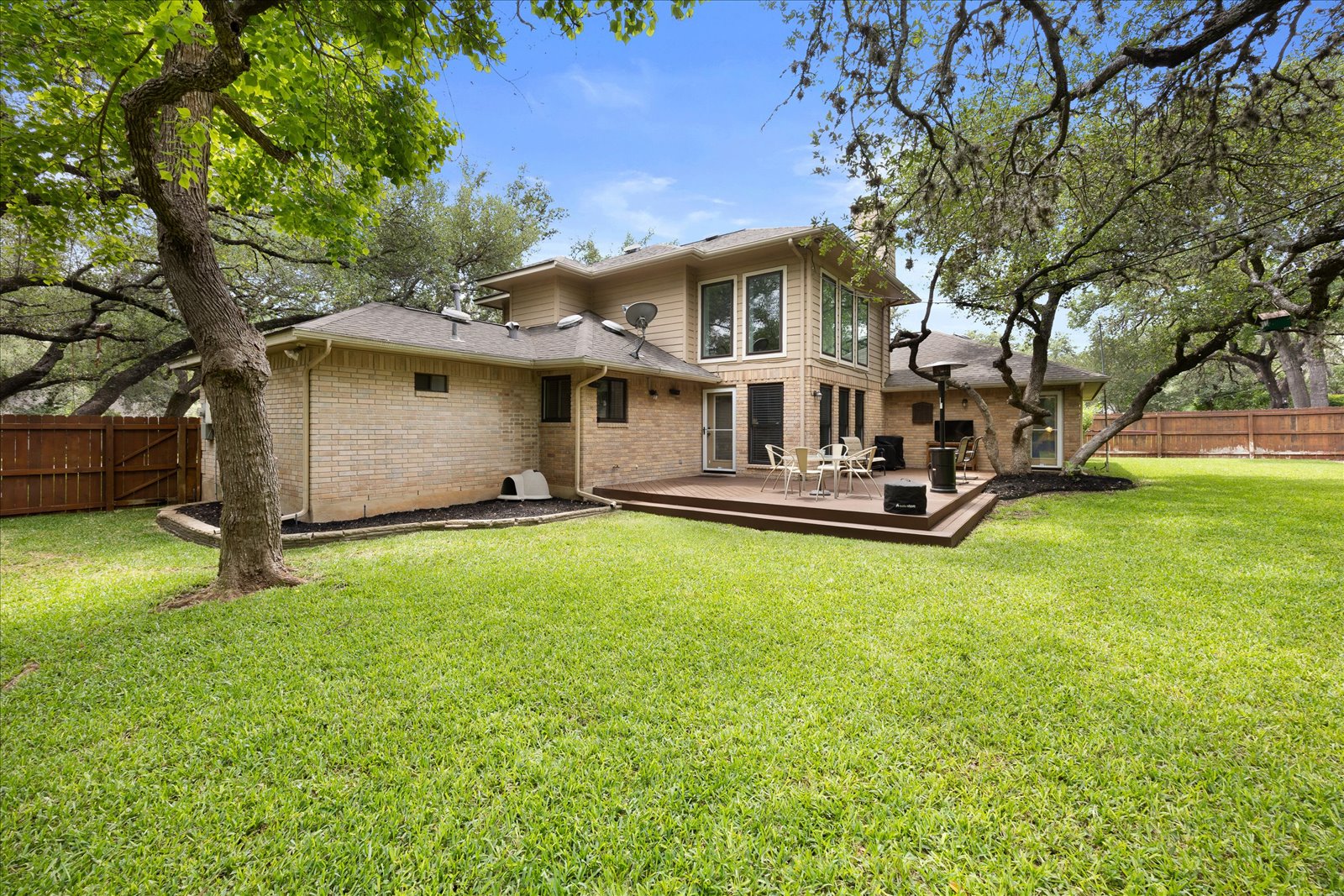 421 Skyforest Dr - Exterior Back