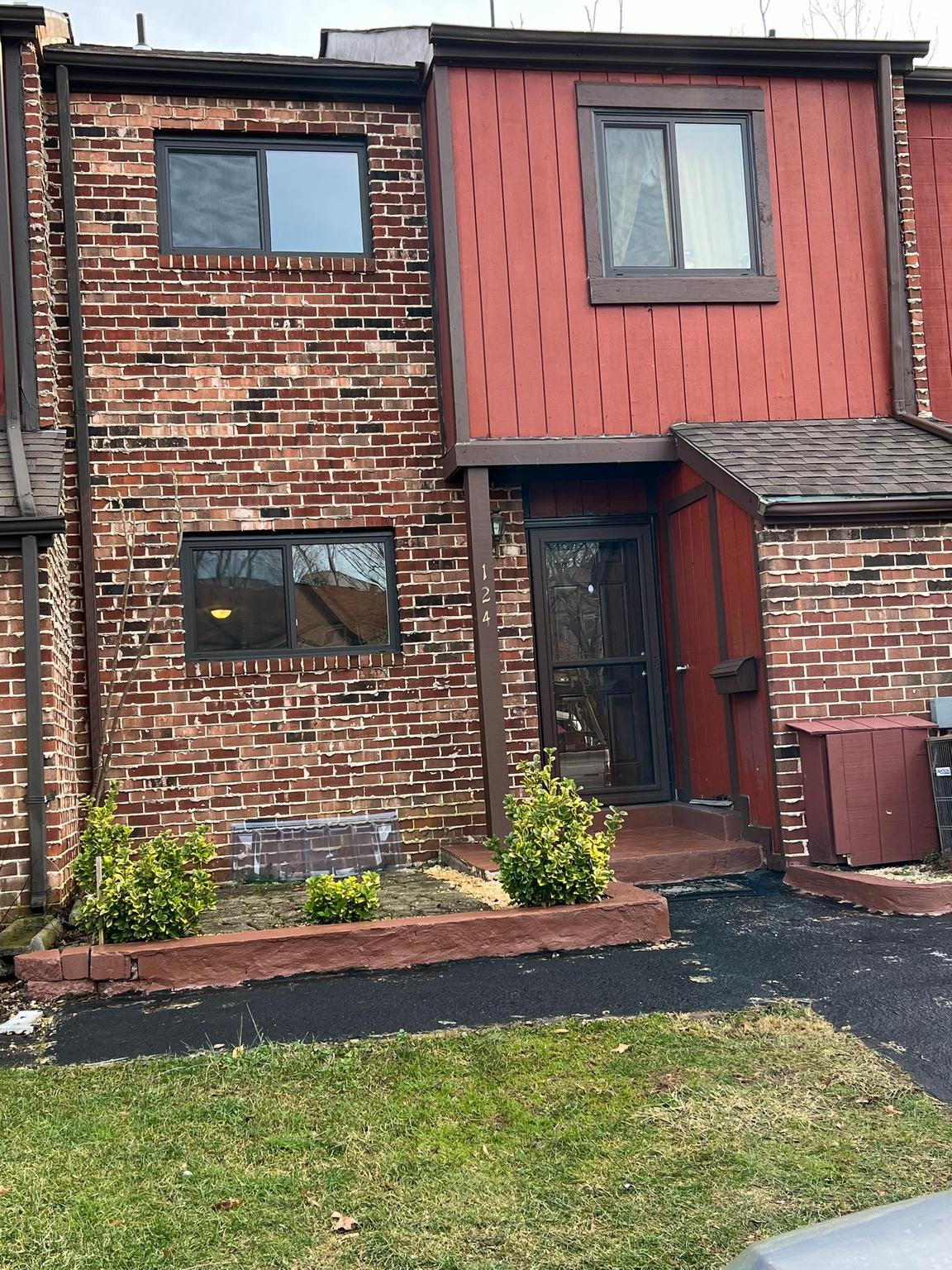 New Listing - 124 Sycamore Ct Collegeville, PA 19426