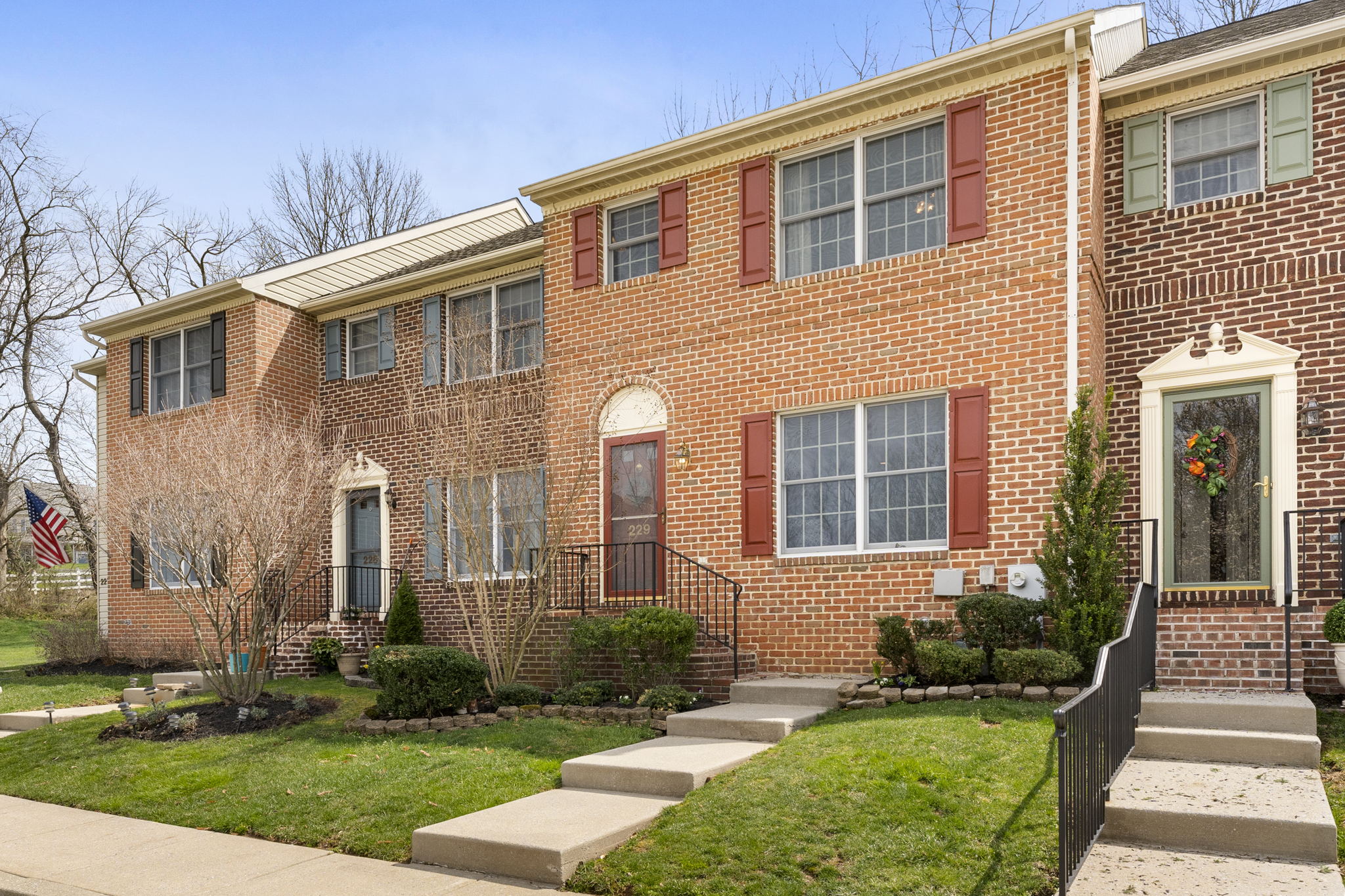 New Featured Listing-229 Georgetowne Ct