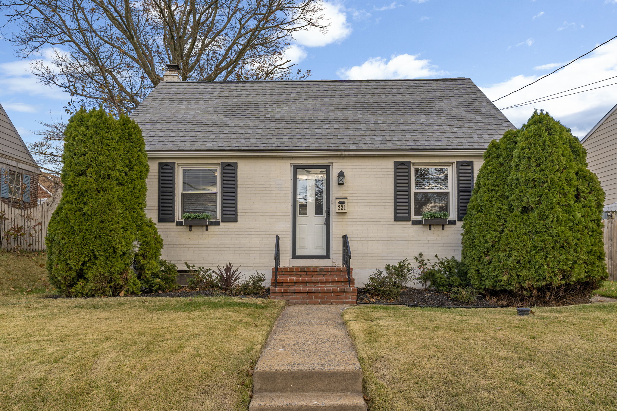 Newly Featured Listing - 221 Wilson St