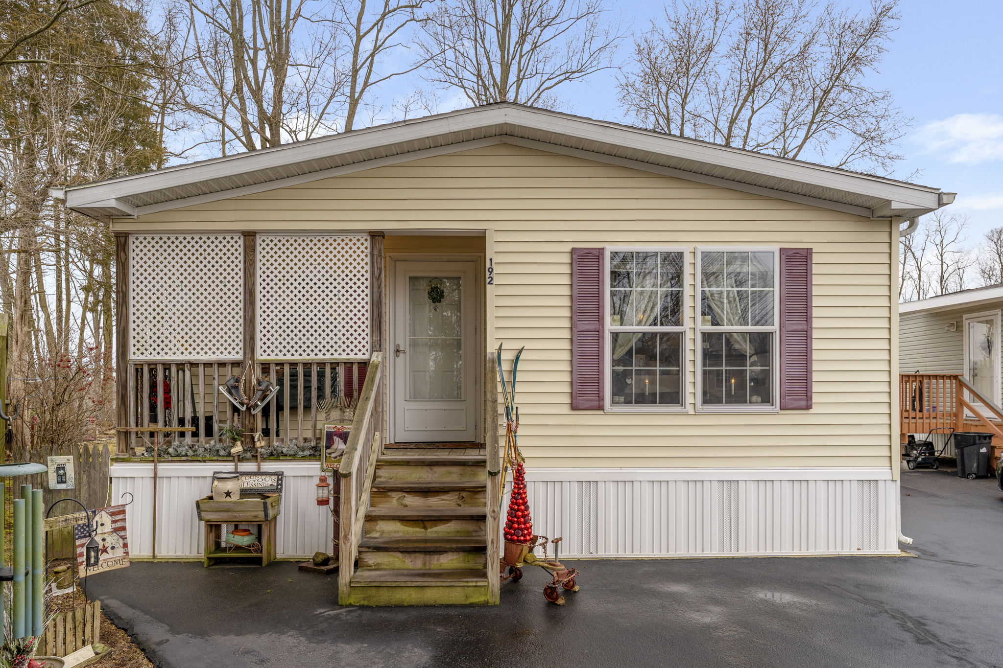 New Featured Listing - 192 Maple Dr