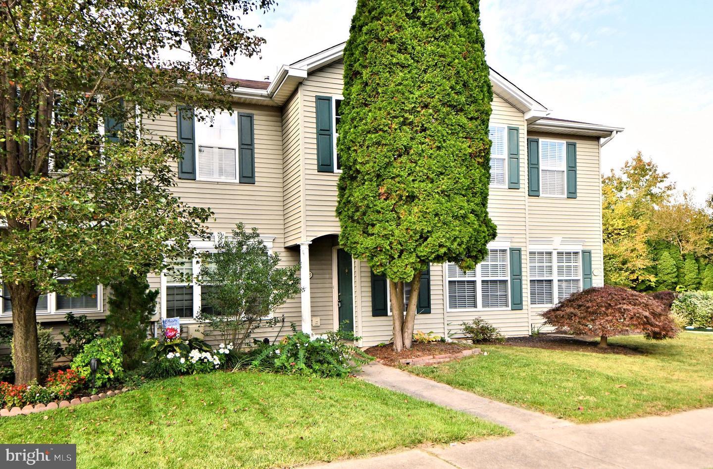 New Featured Listing - 118 Hawthorne Ct