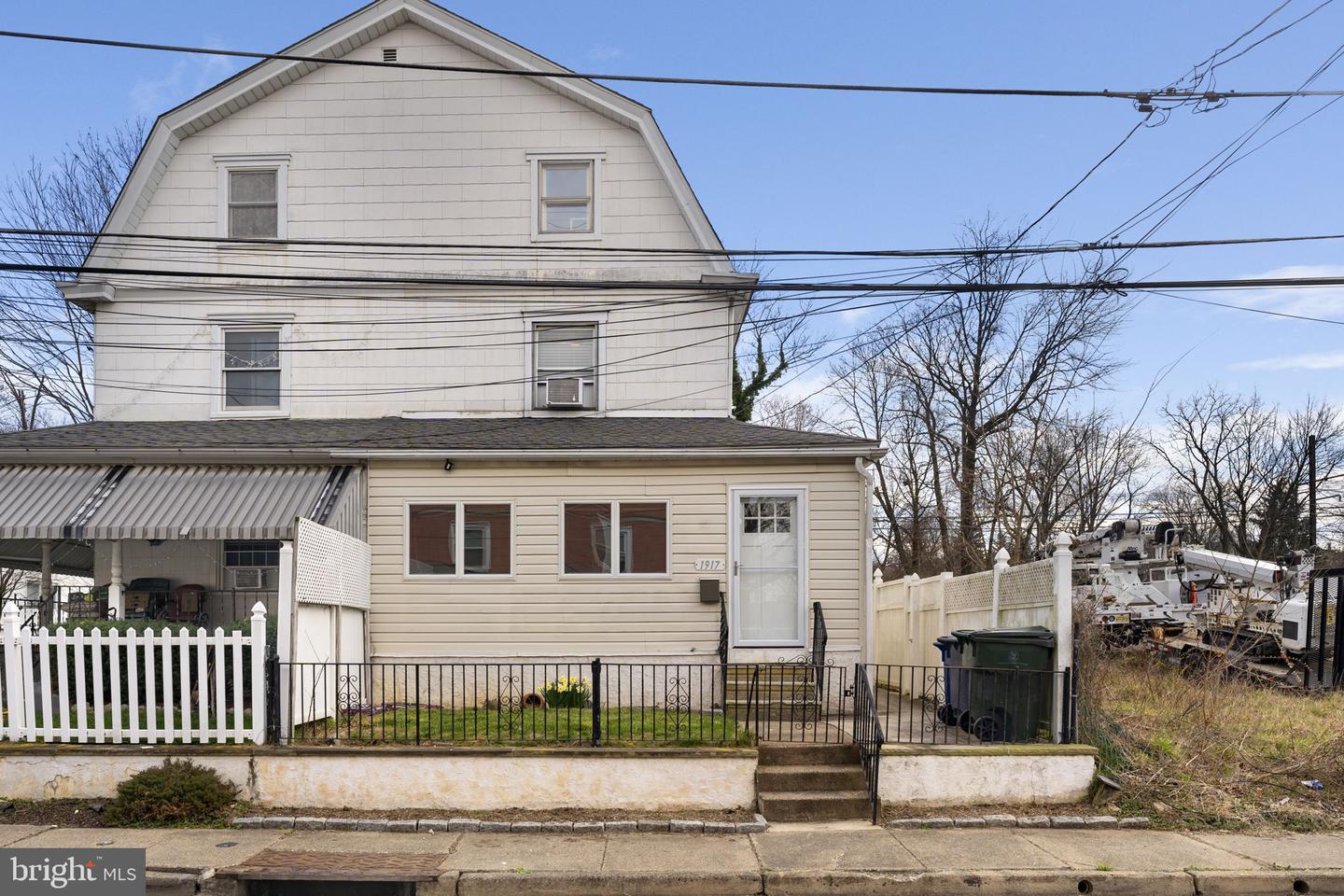 A 5 Bedroom, 2 Bathroom Home Just Listed in Willow Grove PA