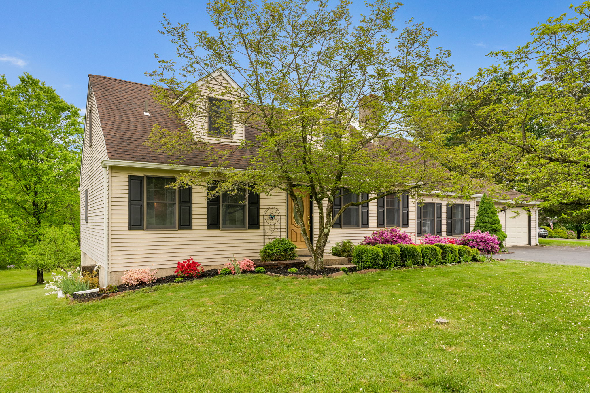 Just Listed - 1529 Salford St