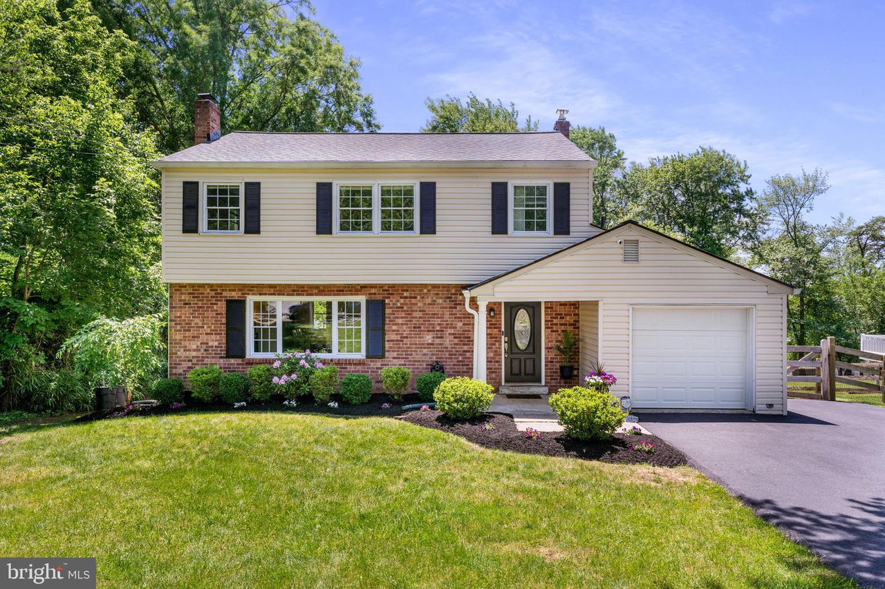 New Featured Listing - 624 Mockingbird Lane