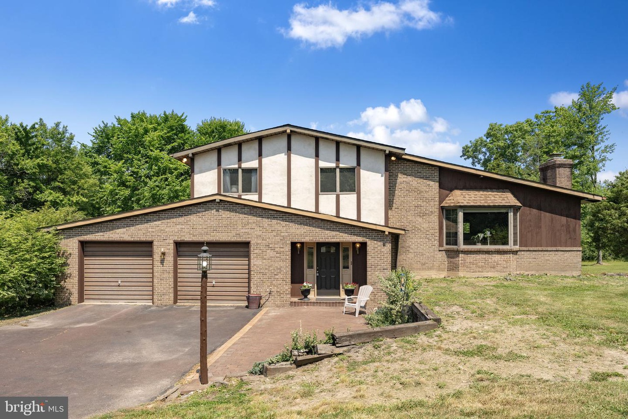 New Featured Listing - 20 E. Paletown Road 