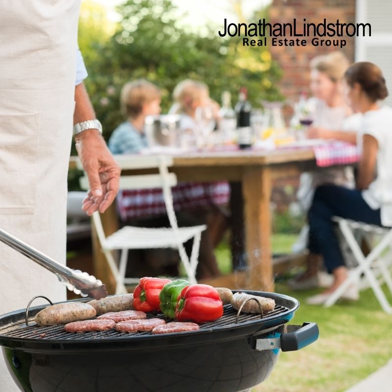 Your Guide to Hosting a Summer BBQ