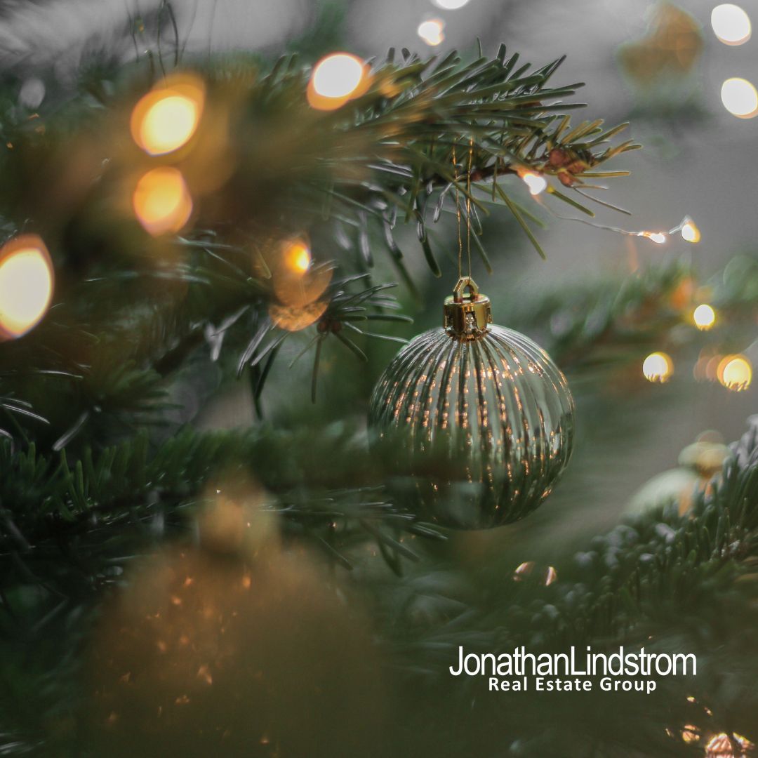 6 WAYS TO MAKE A HOUSE FEEL LIKE HOME DURING THE HOLIDAY SEASON