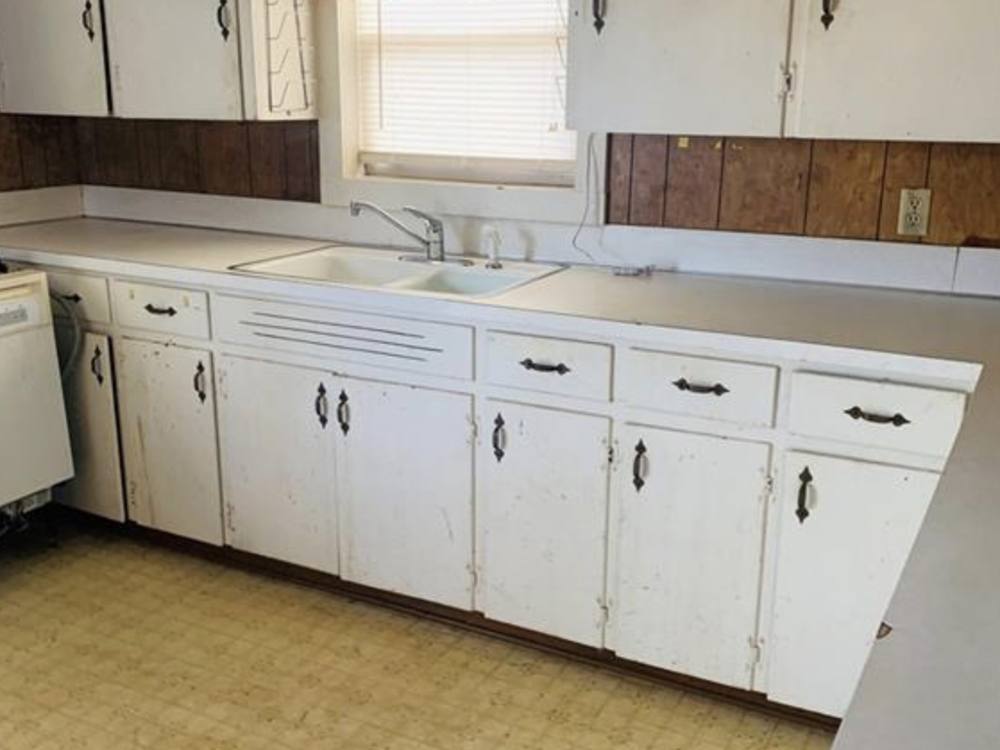 Kitchen before renovation