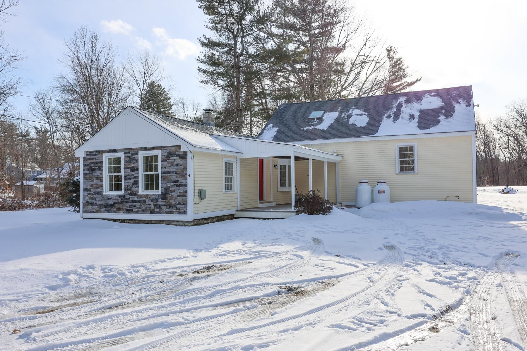 4 Wallace Street, Newton NH
