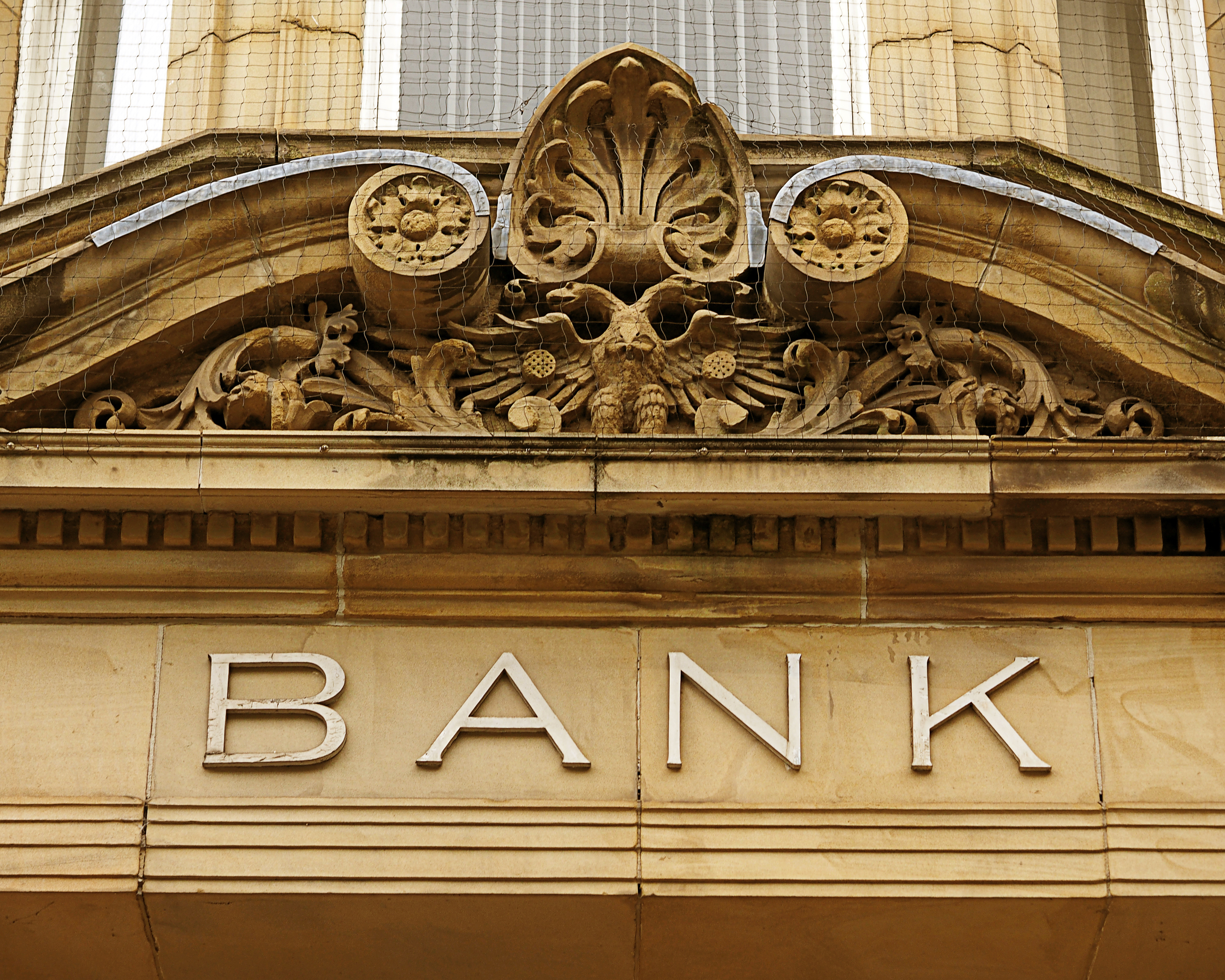 Bank Overdoor
