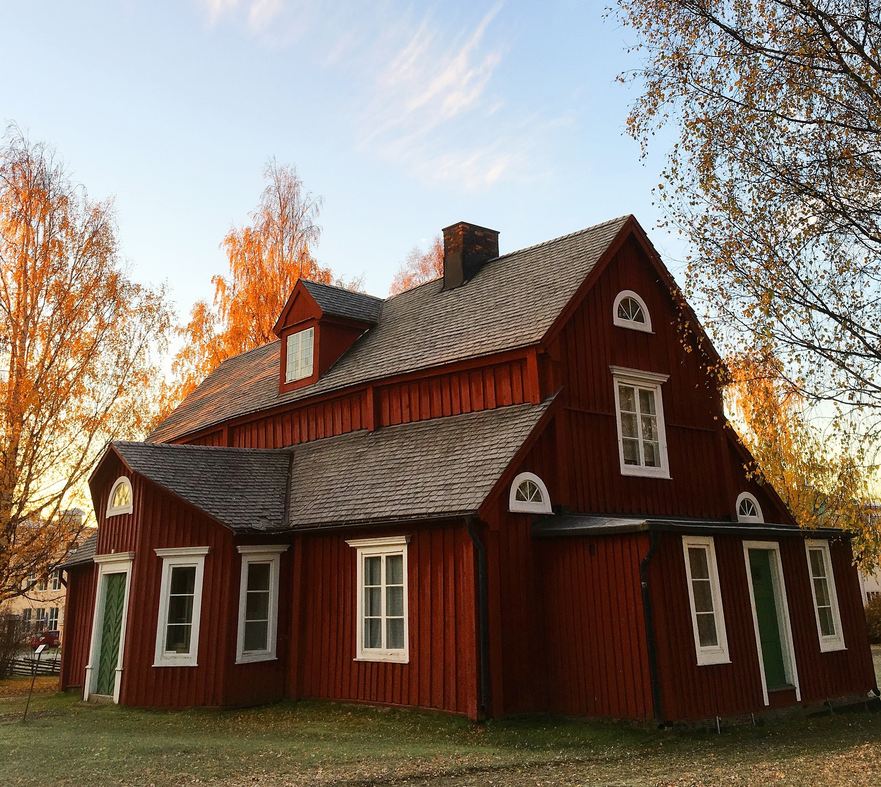 Home Prices Continue to Rise in the Face of Falling Sales