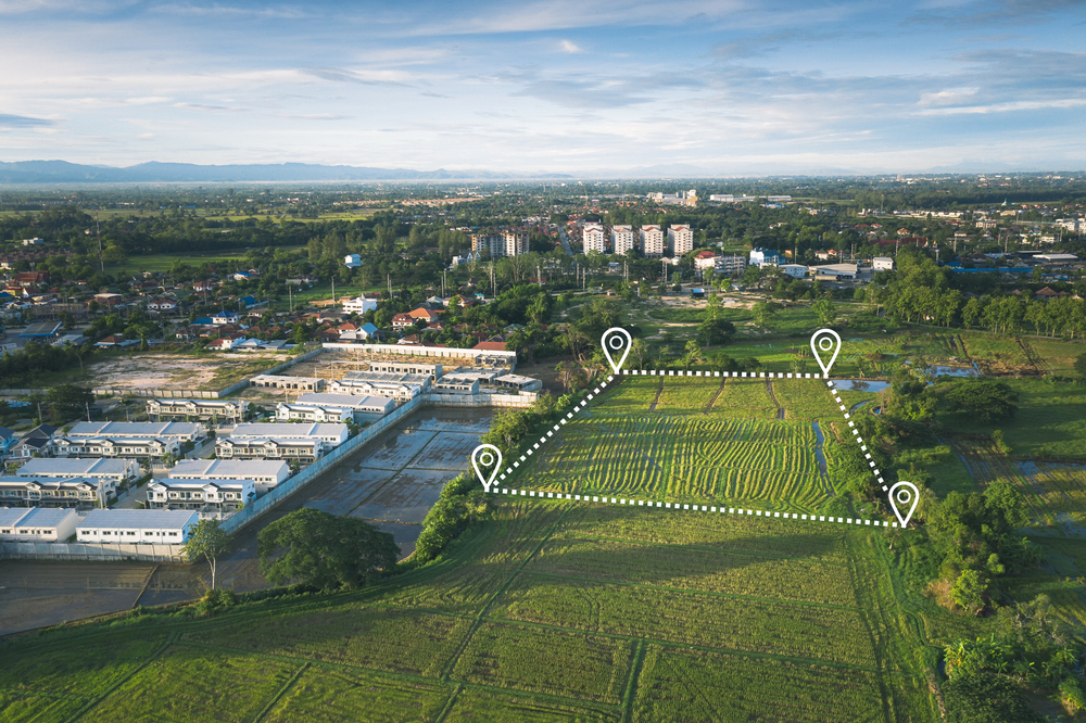 Pinned-Land-Location Pinned Land Location