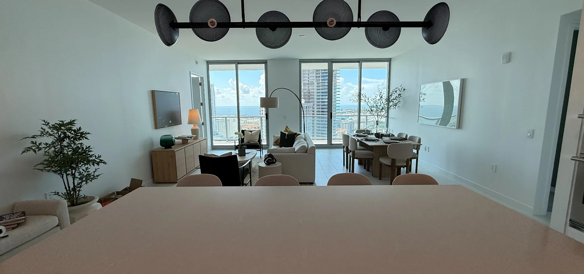 400 central condo with views of downtown st petersberg fl