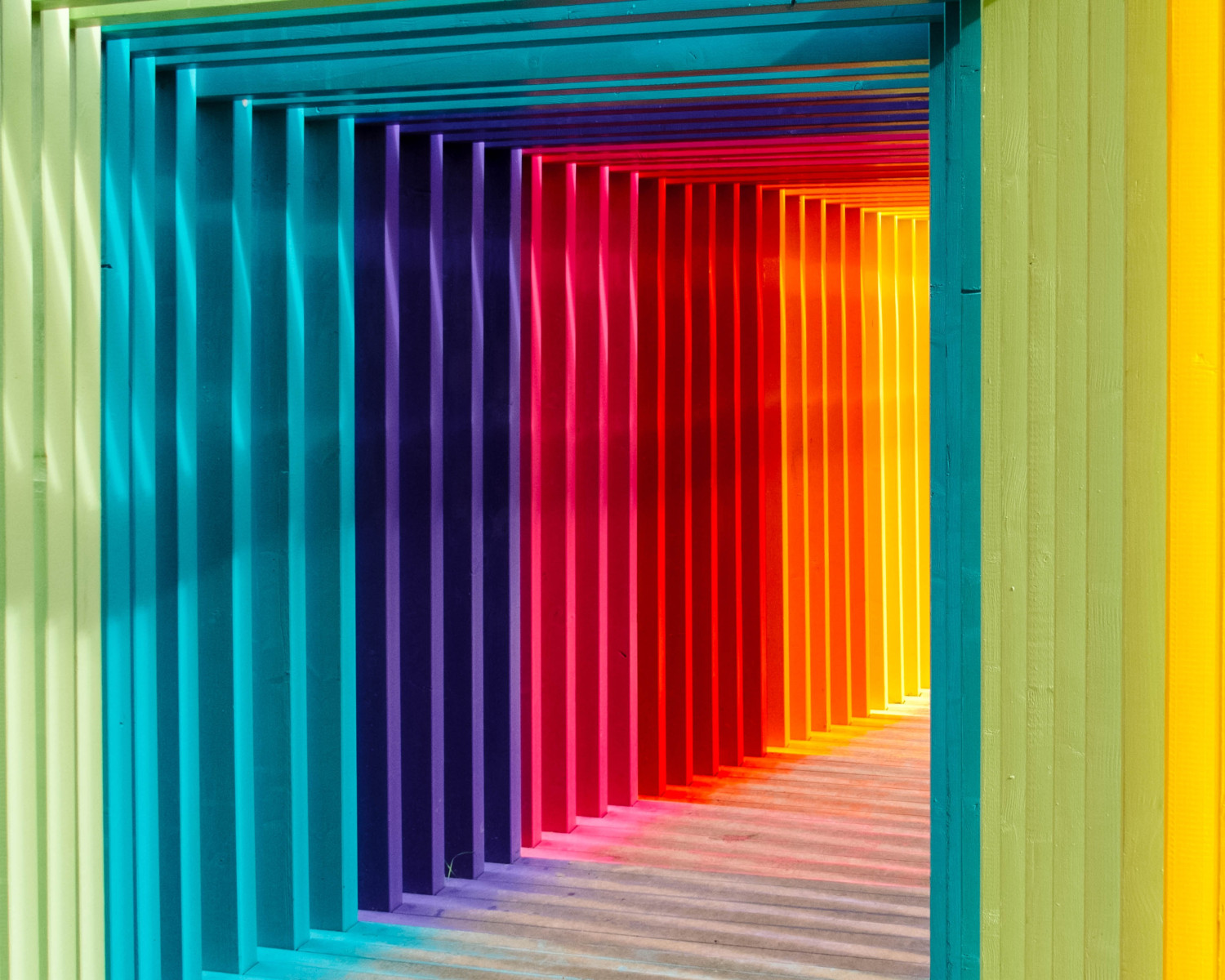 Colorful Living: How to Apply Theory to Your Home Décor