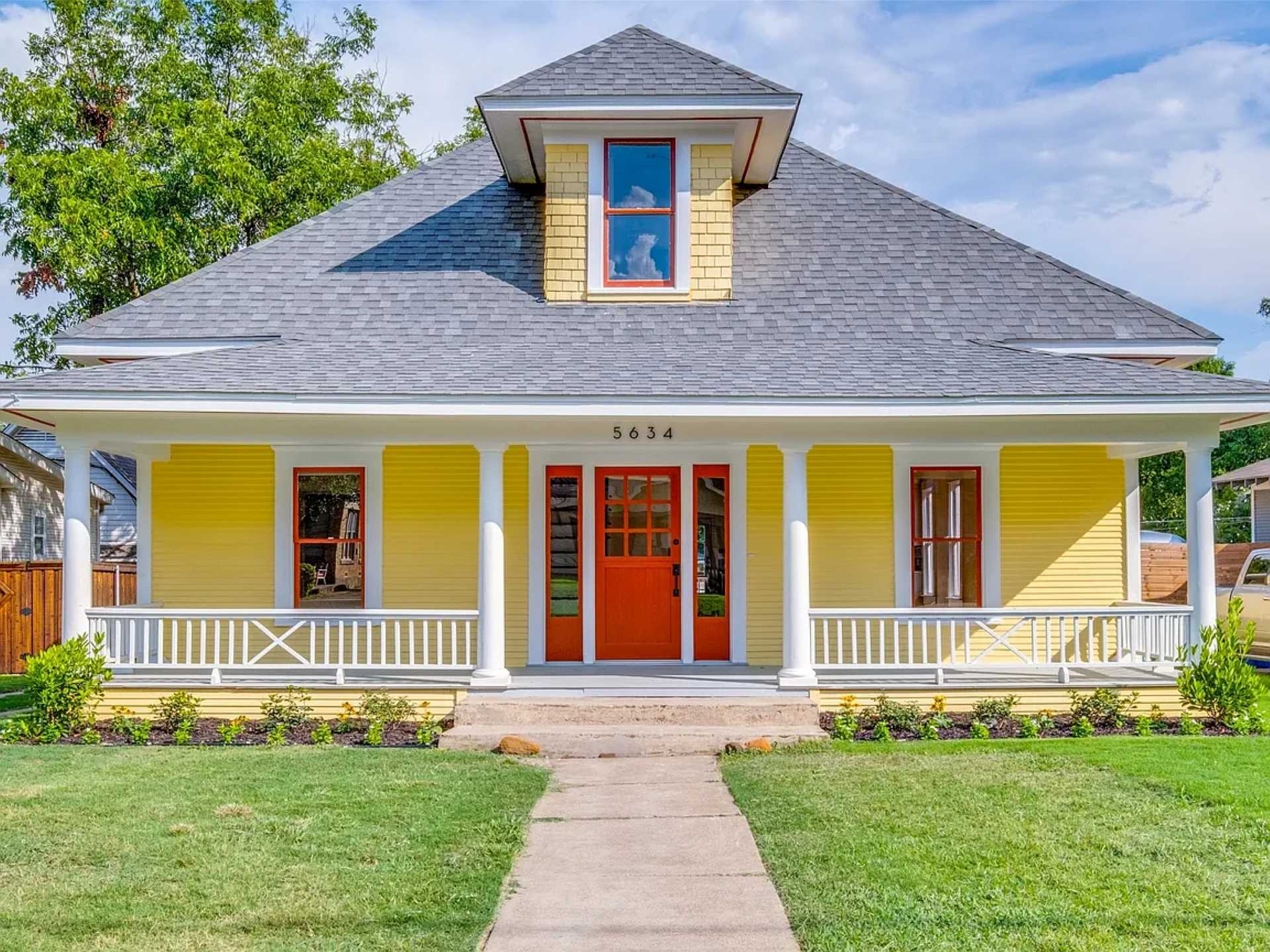 Award-Winning Renovated Historic Home in Dallas' Premier Lakewood