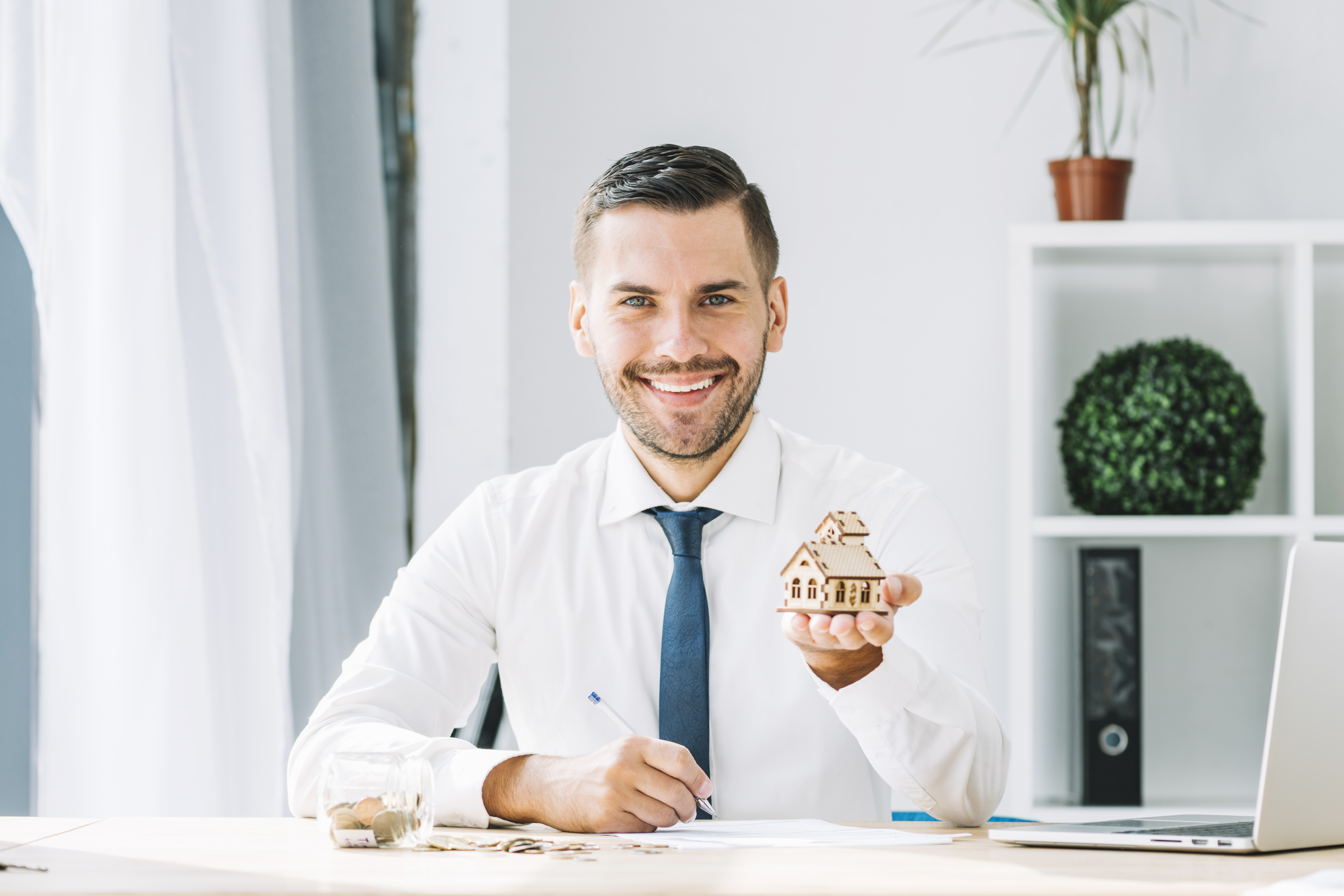 The best real estate agent for finding homes and lots in San Antonio, TX.