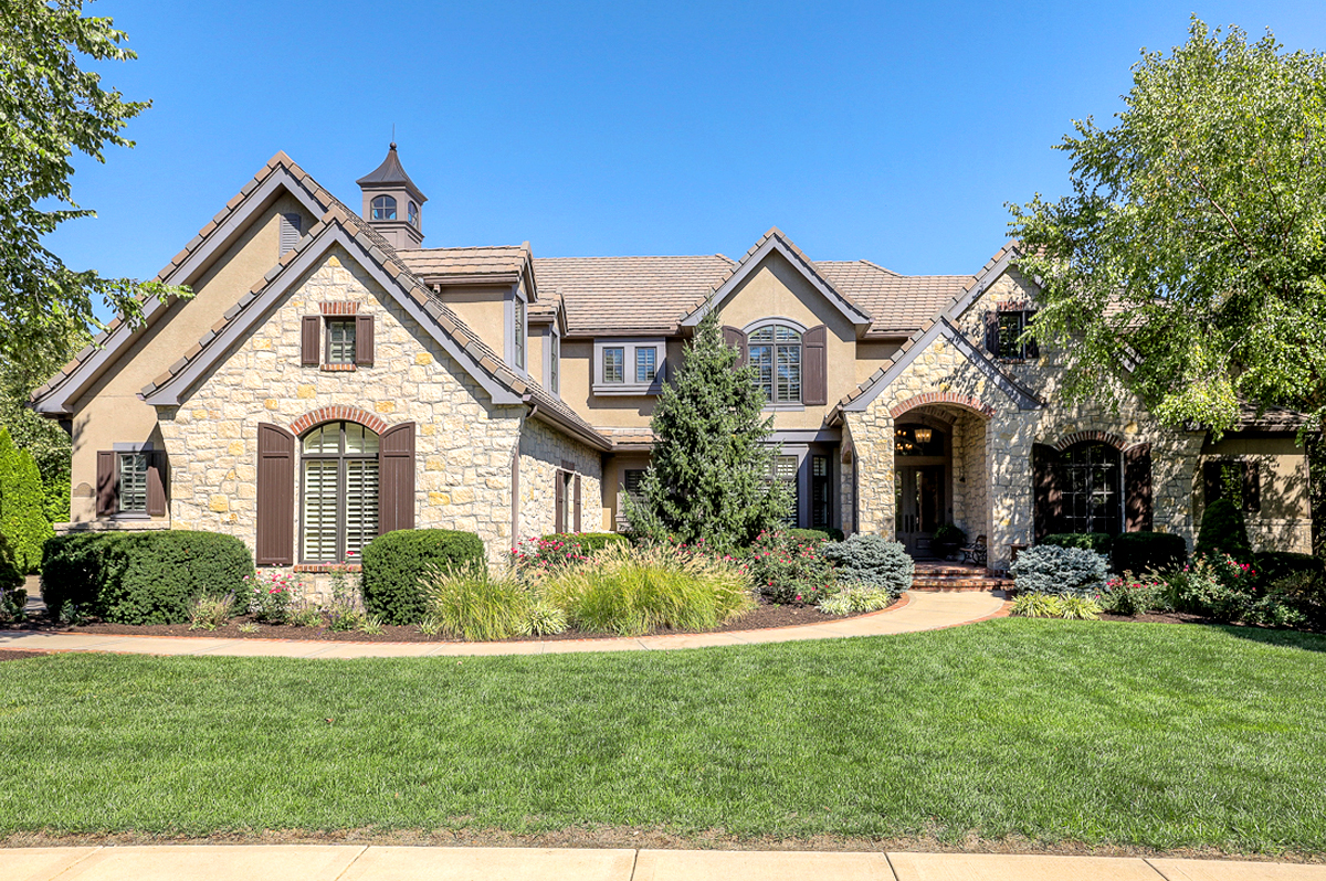 KC AREA LUXURY HOMES: OVERLAND PARK & STILWELL