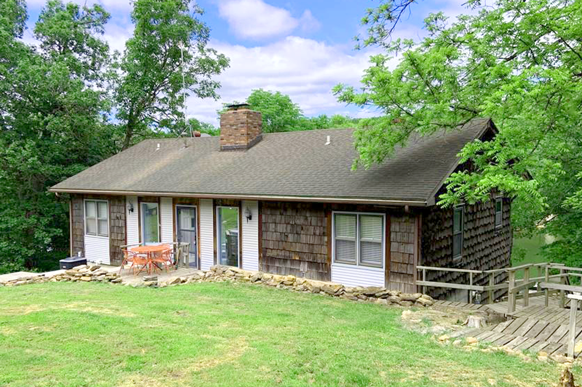 LAKE COMMUNITIES NEAR THE KC AREA