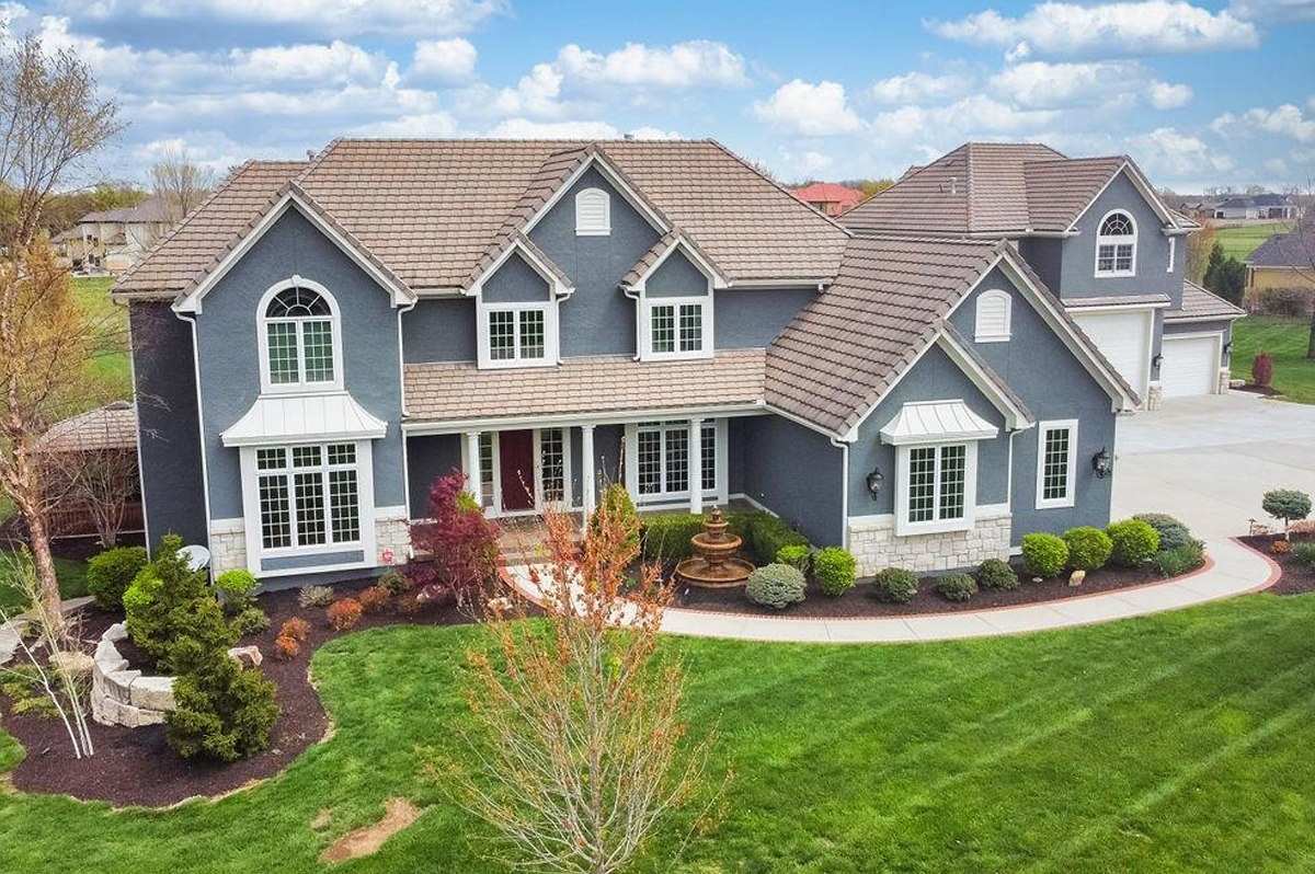 KC AREA LUXURY HOMES: OVERLAND PARK & STILWELL