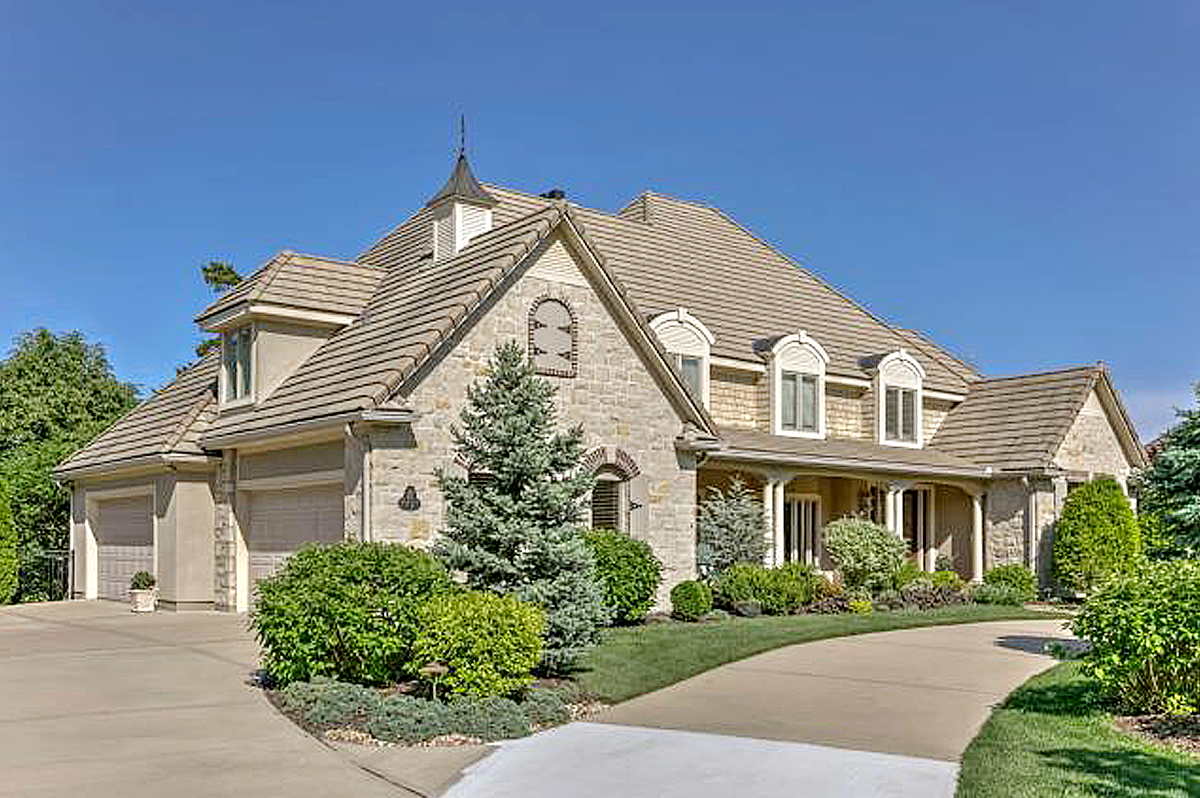 KC AREA LUXURY HOMES | LENEXA, KS