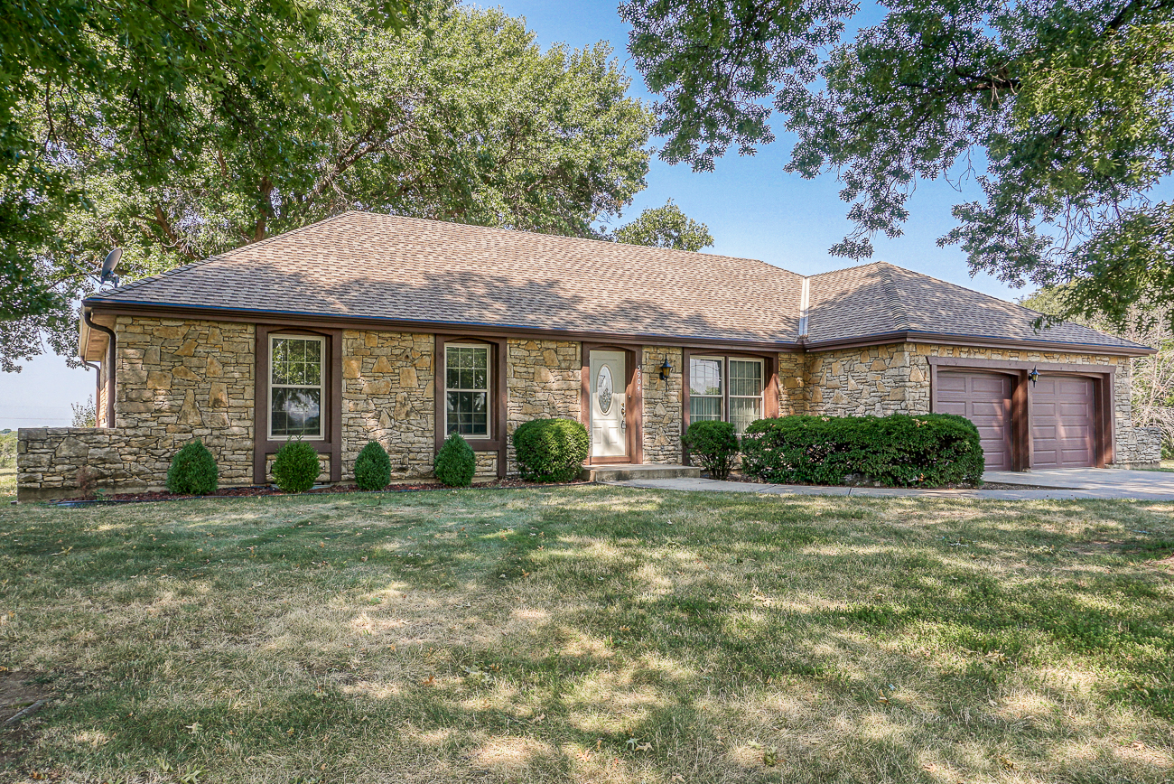 Extensive knowledge of the housing market and easy to work with