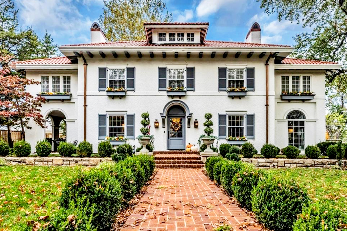 KC AREA LUXURY NEIGHBORHOODS | INNER SUBURBS