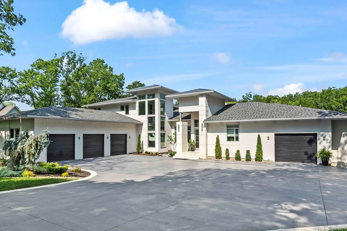 KC AREA LUXURY HOMES: OVERLAND PARK & STILWELL