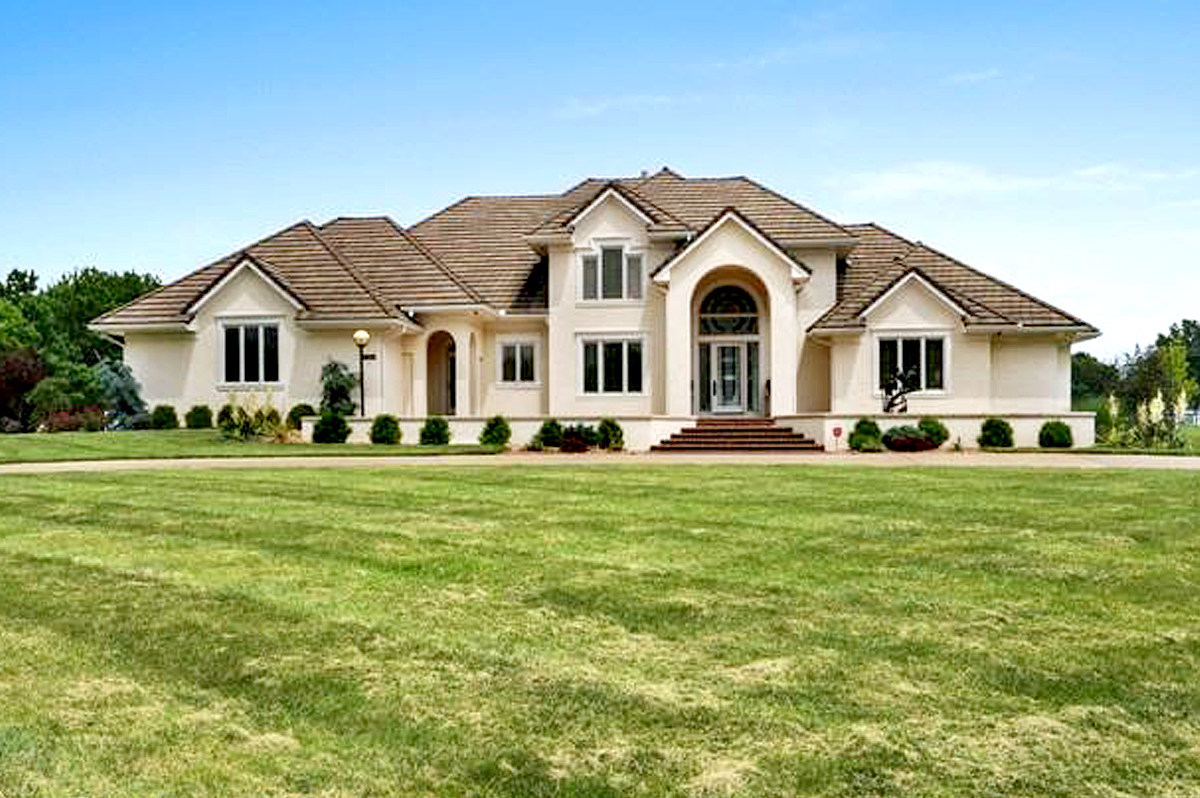 KC AREA LUXURY HOMES: OVERLAND PARK & STILWELL