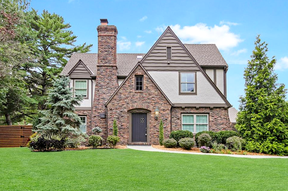 KC AREA LUXURY HOMES | FAIRWAY, KS