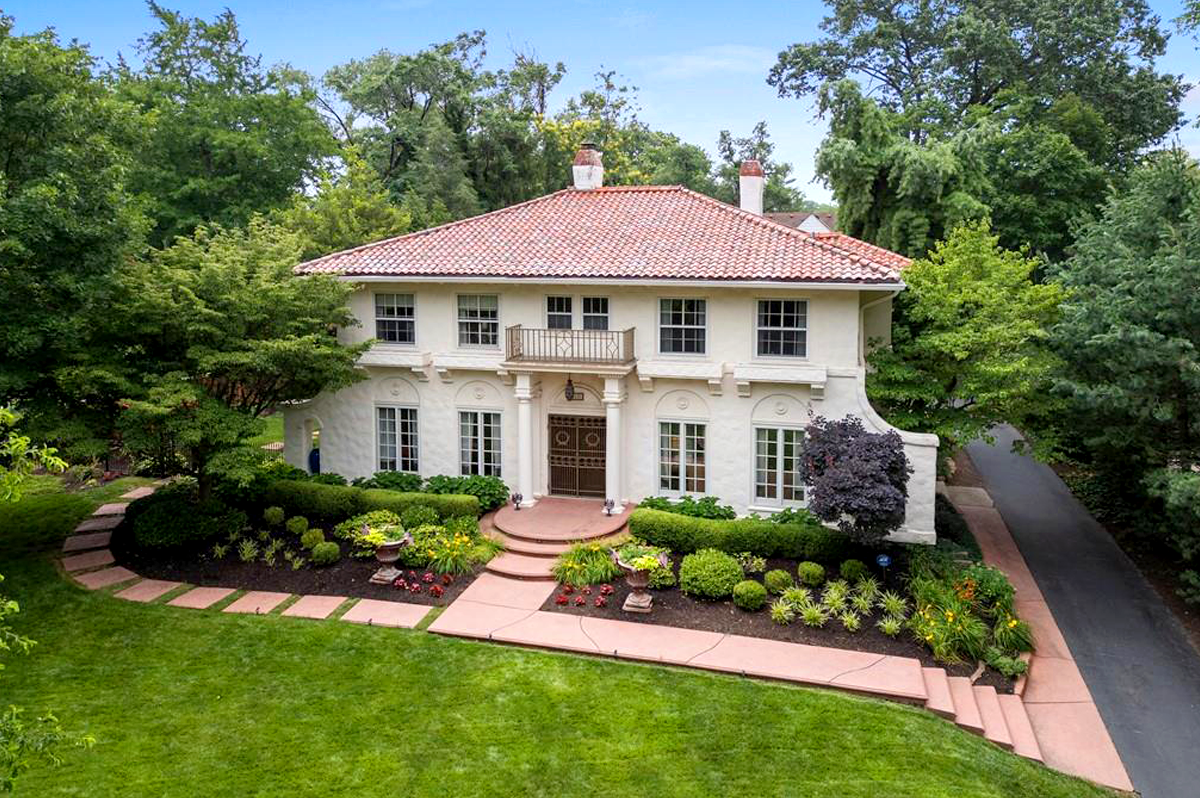 KC AREA LUXURY NEIGHBORHOODS | INNER SUBURBS