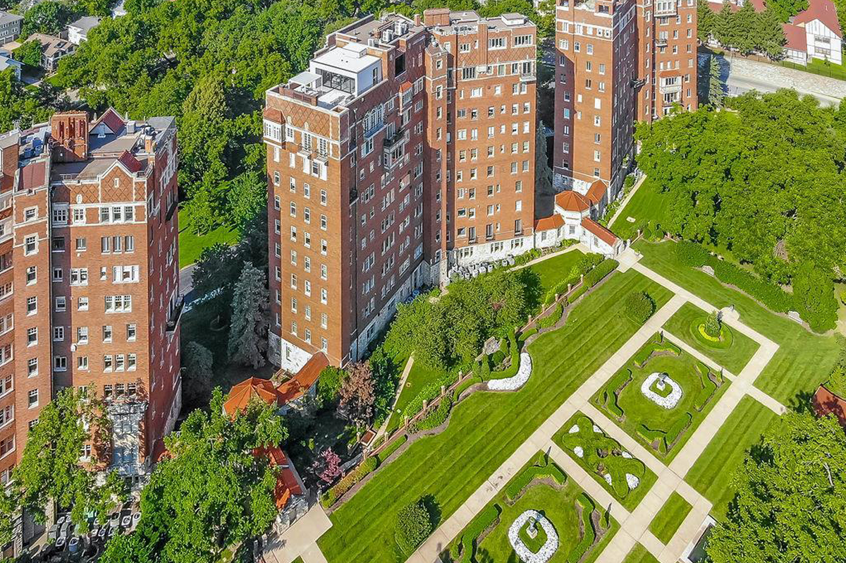 KC AREA LUXURY HOMES: PLAZA, MIDTOWN & DOWNTOWN