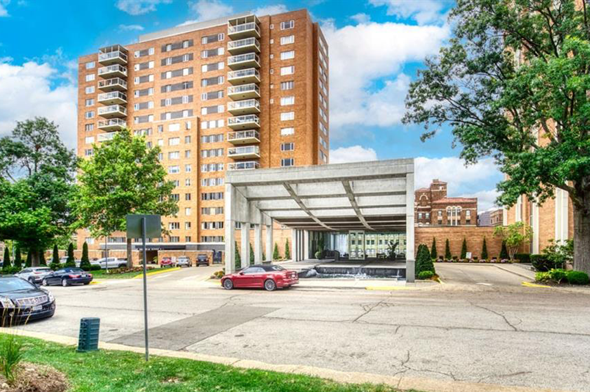 KC AREA LUXURY HOMES: PLAZA, MIDTOWN & DOWNTOWN