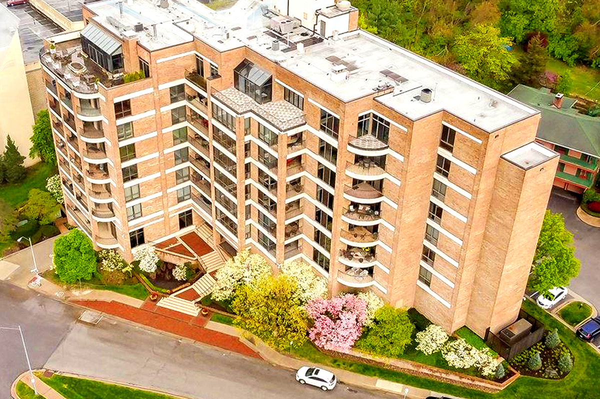 KC AREA LUXURY HOMES: PLAZA, MIDTOWN & DOWNTOWN