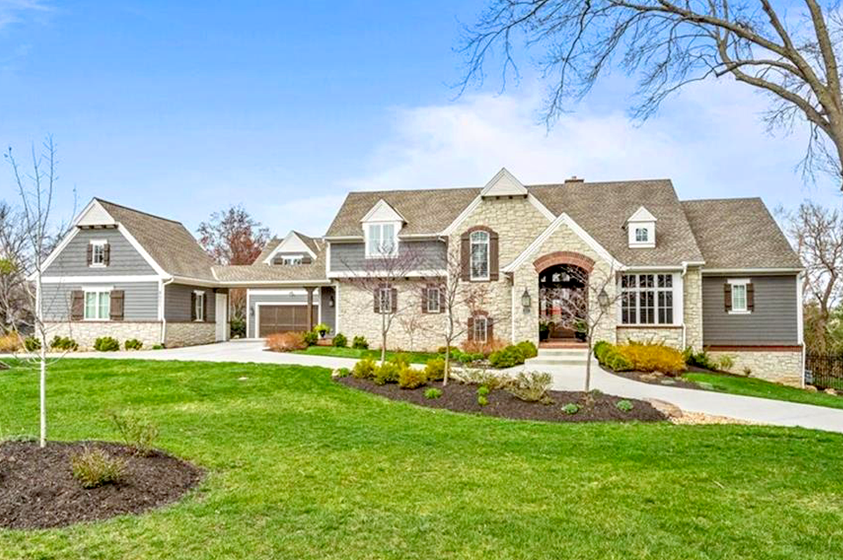 KC AREA LUXURY NEIGHBORHOODS | INNER SUBURBS