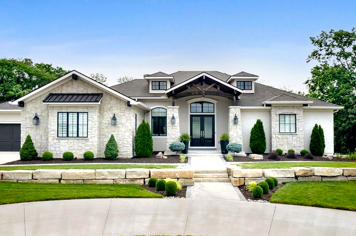KC AREA LUXURY HOMES | PARKVILLE, MO