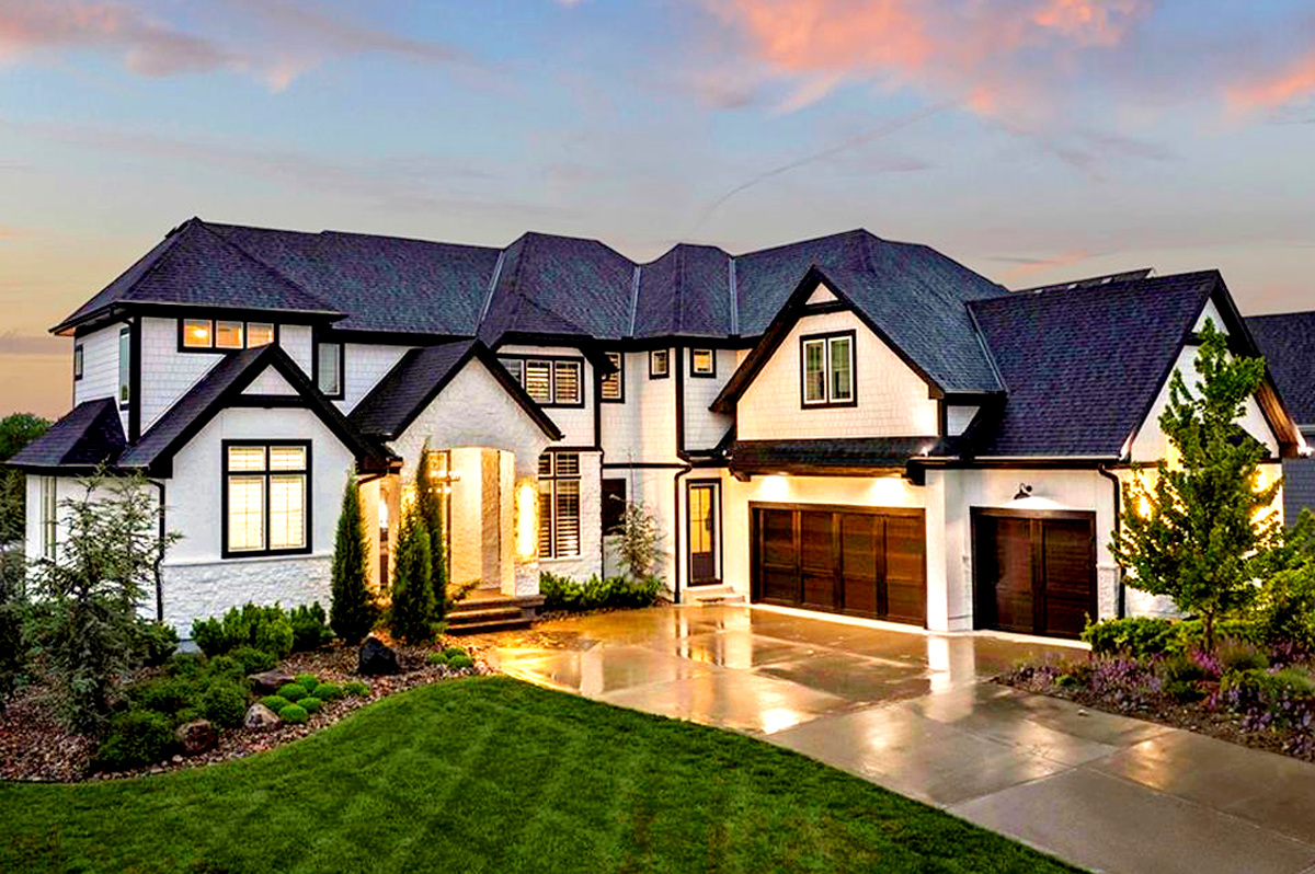 KC AREA LUXURY NEIGHBORHOODS | OUTER SUBURBS