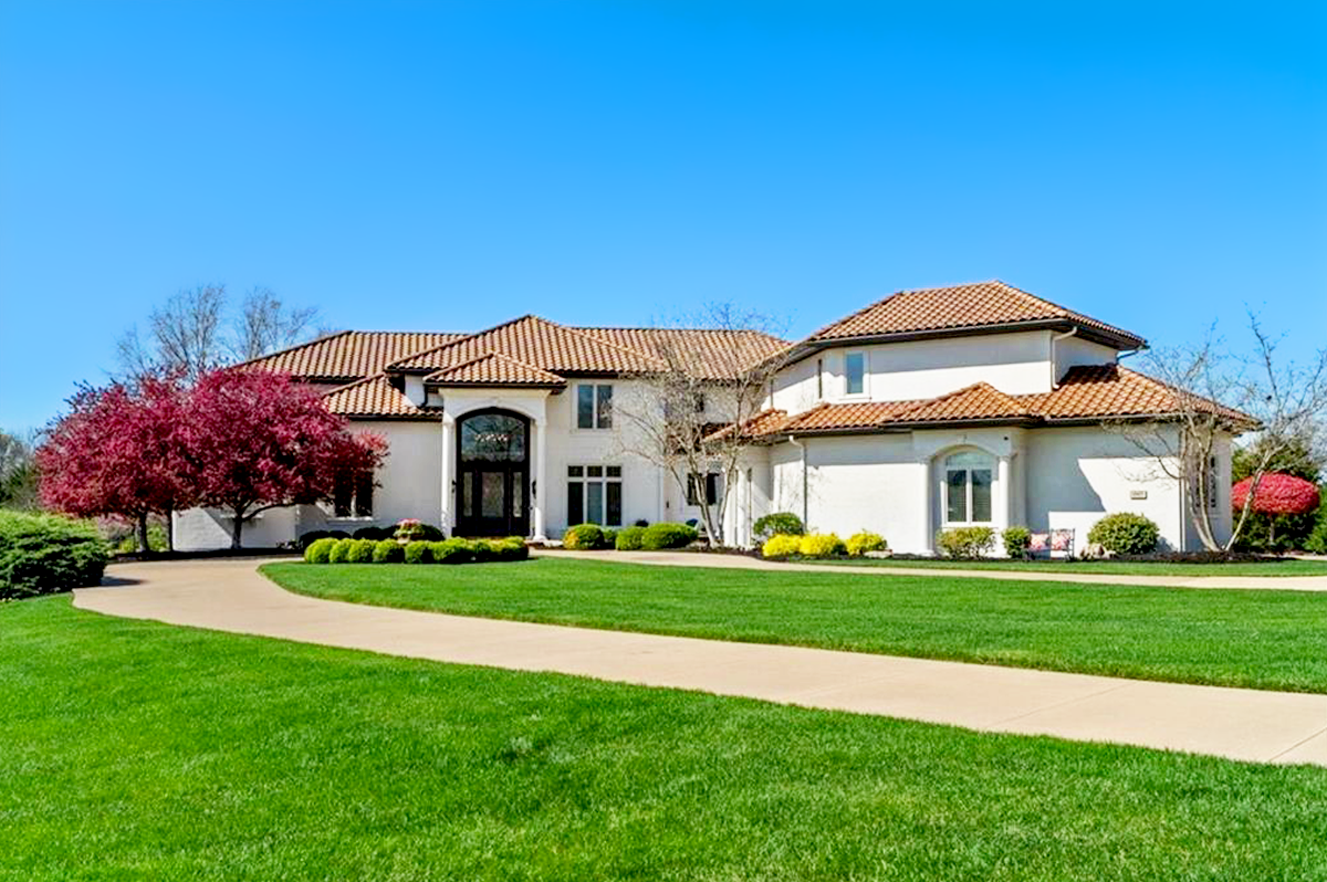 KC AREA LUXURY NEIGHBORHOODS | OUTER SUBURBS