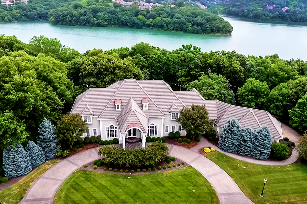 KC AREA LUXURY HOMES | PARKVILLE, MO