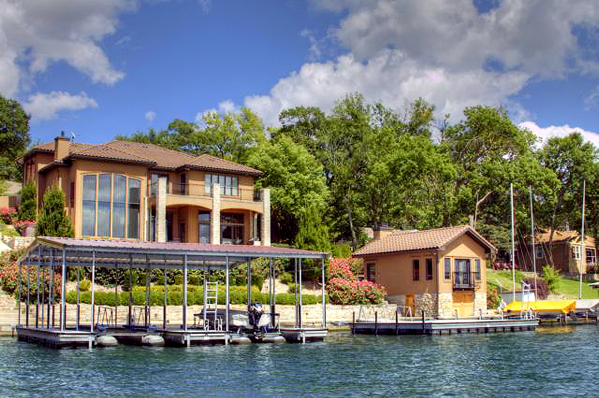 BLUE SPRINGS, LEE’S SUMMIT & SOUTH KC LAKES