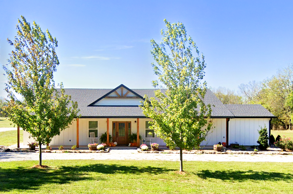 LAKE COMMUNITIES NEAR THE KC AREA