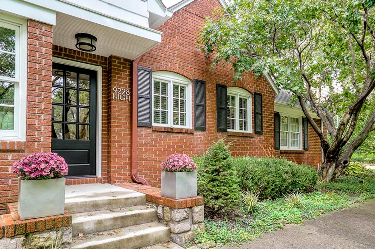 KC AREA LUXURY NEIGHBORHOODS | INNER SUBURBS