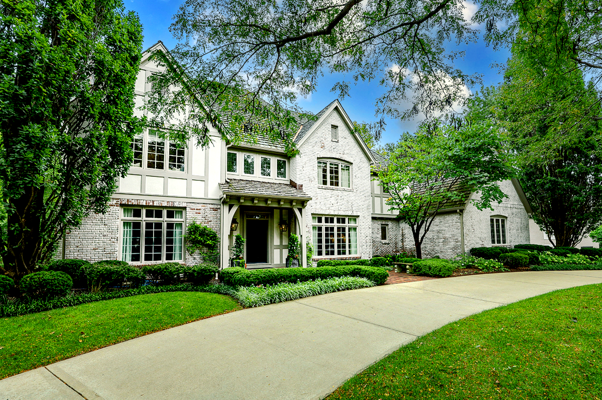KC AREA LUXURY NEIGHBORHOODS | OUTER SUBURBS