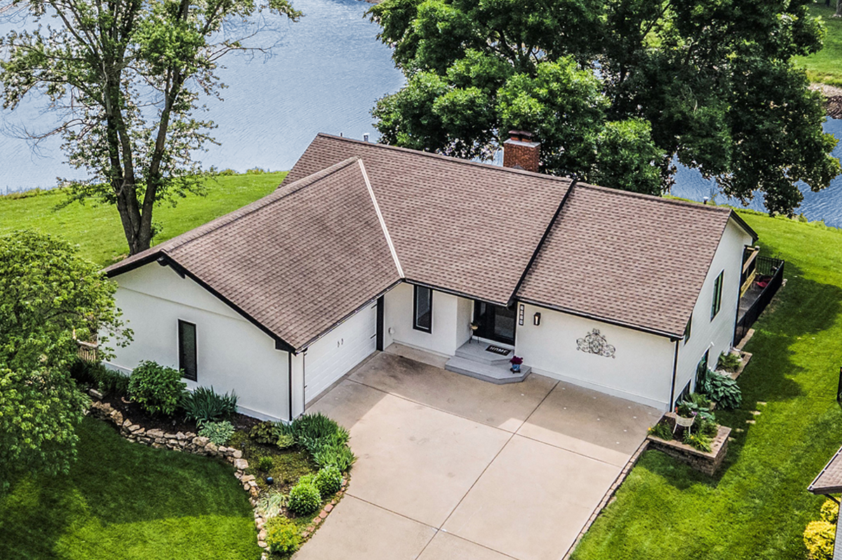 KC AREA LAKE NEIGHBORHOODS