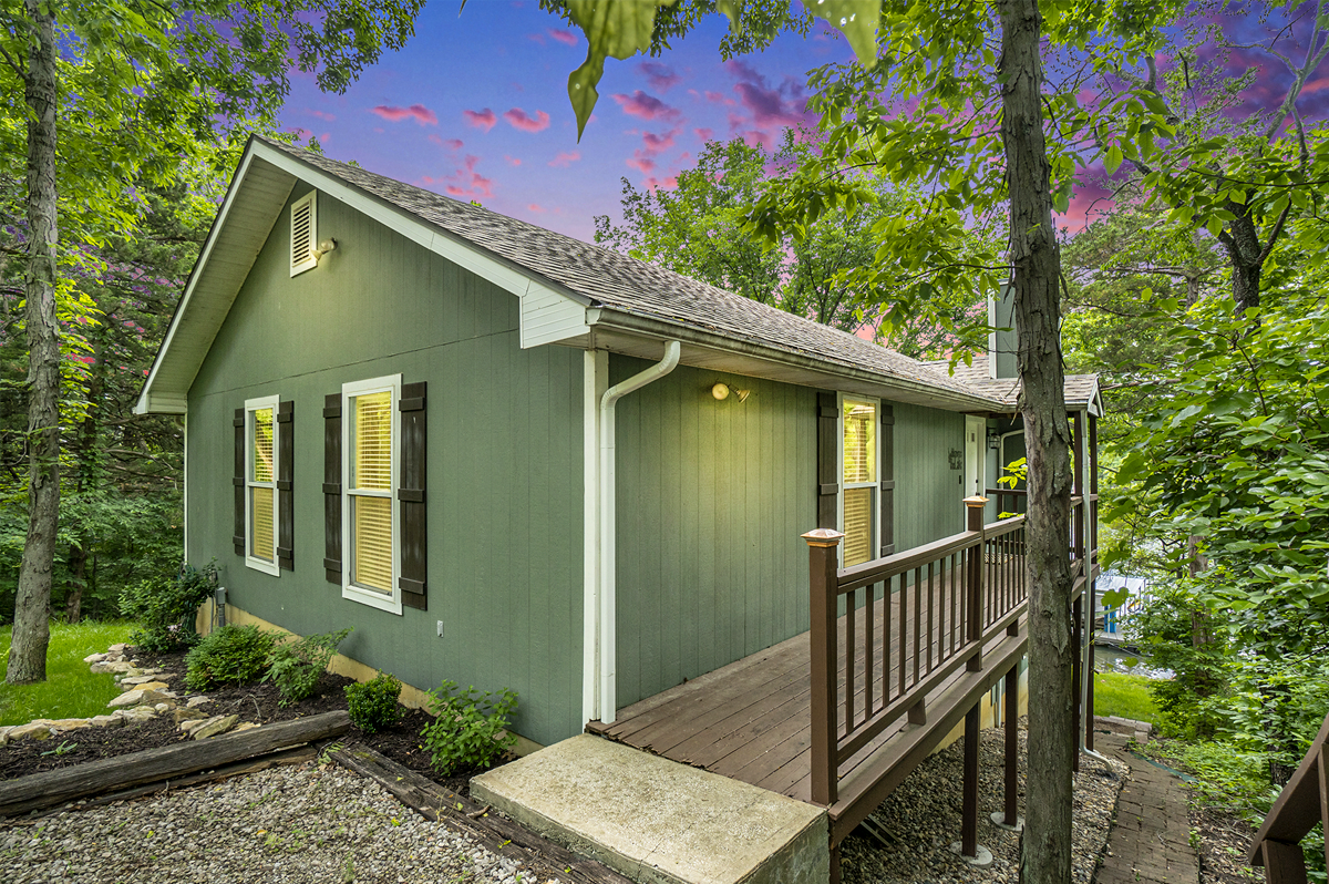 LAKE COMMUNITIES NEAR THE KC AREA