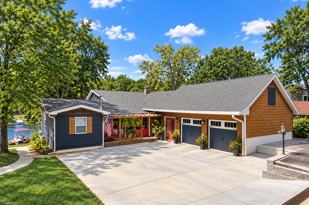 KC AREA LUXURY LAKE NEIGHBORHOODS