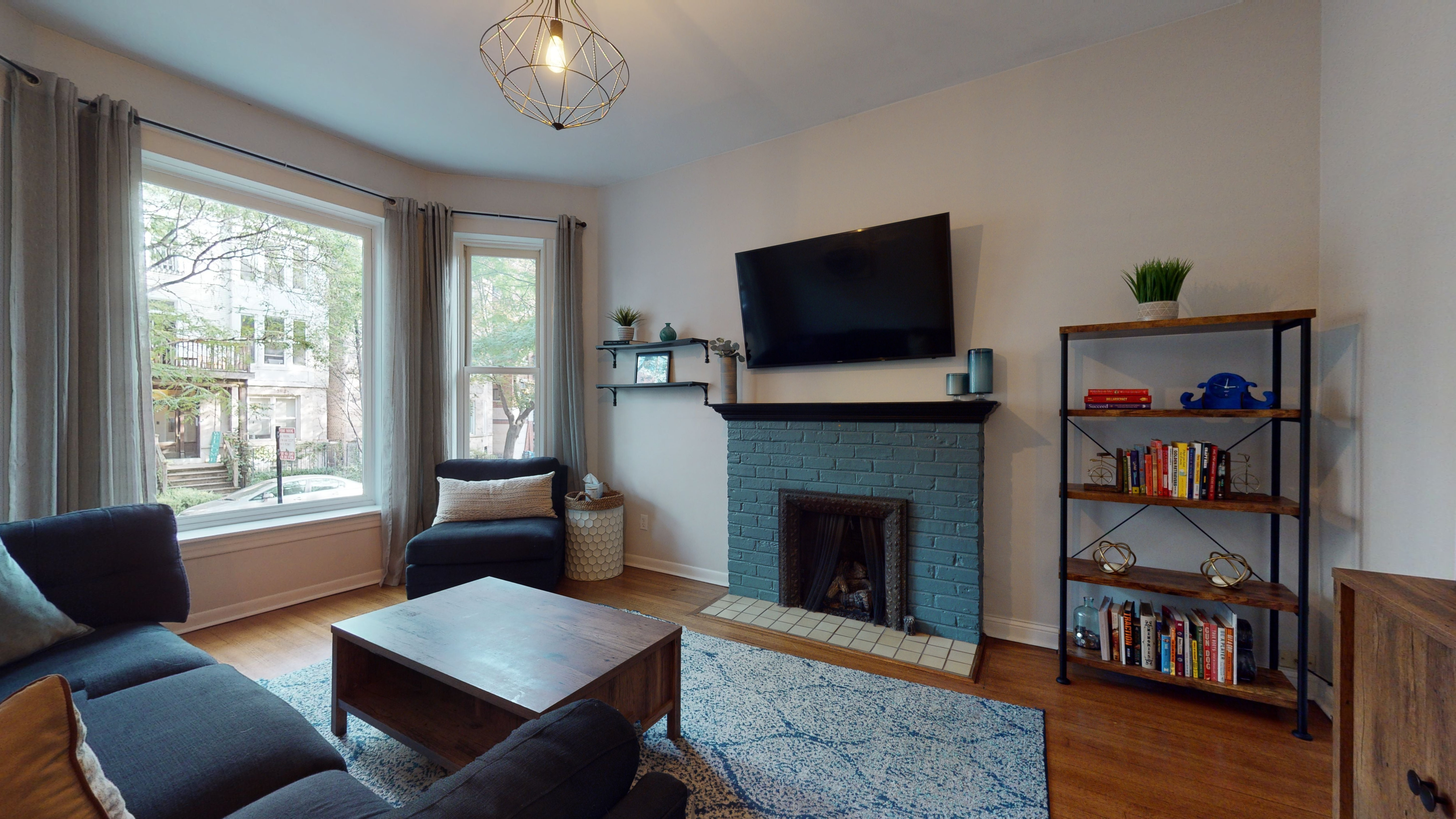 Vintage charm with modern amenities in Lakeview