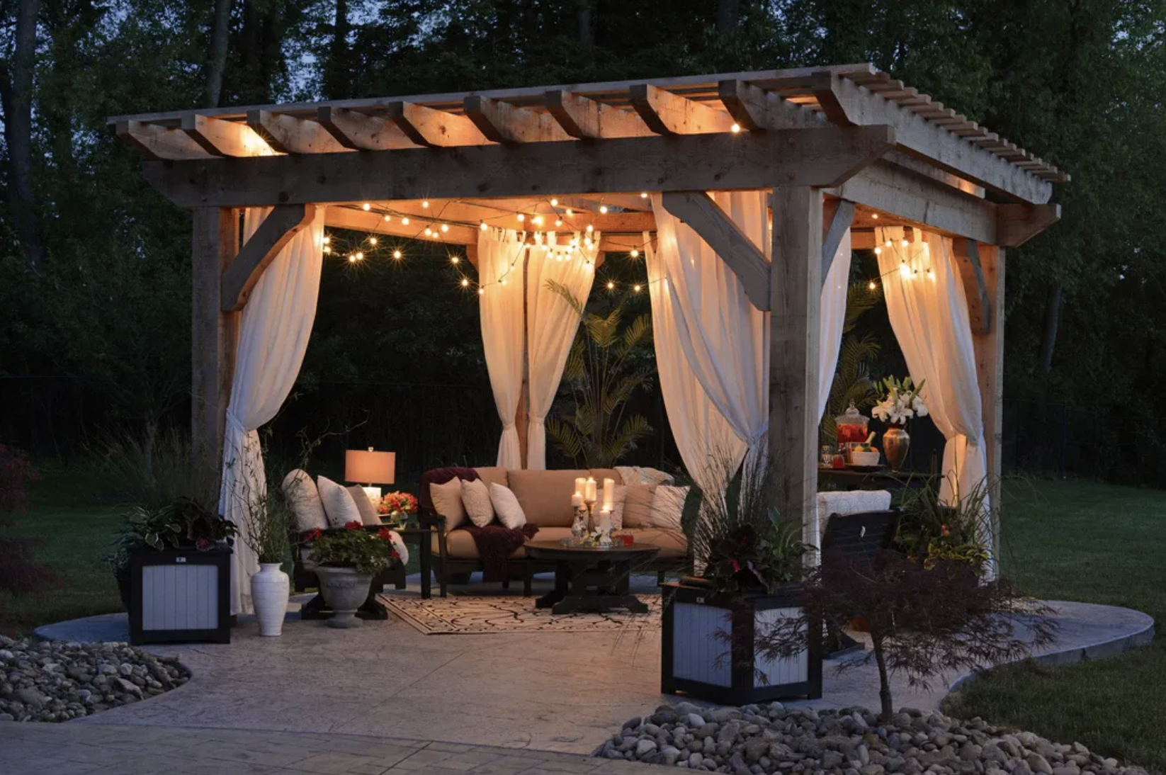 8 Ways to Ensure Your Outdoor Space Remains Useable Regardless of the Weather